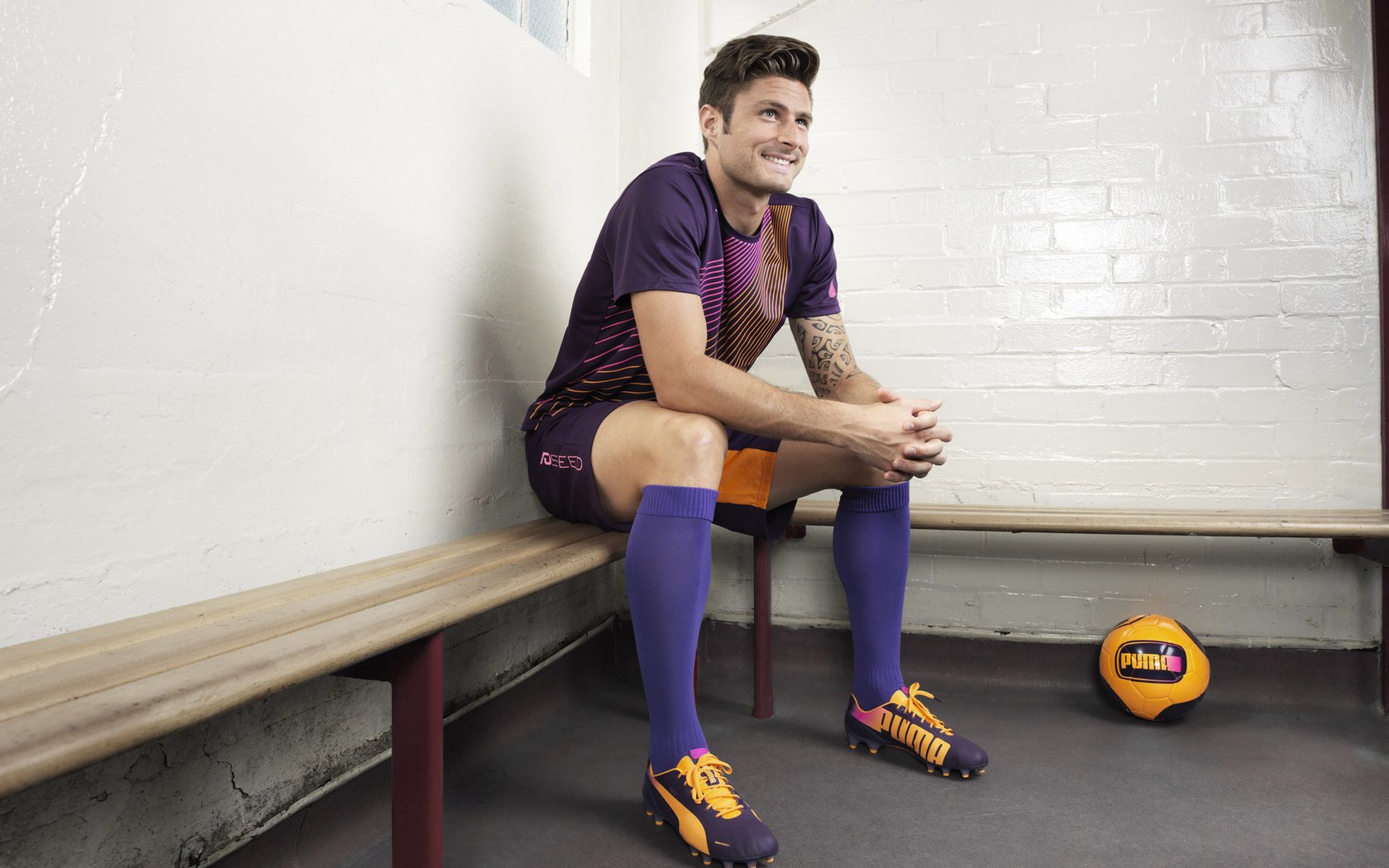 加拿大队带队取胜！，德布劳内重要时刻爆冷赛场气氛高涨